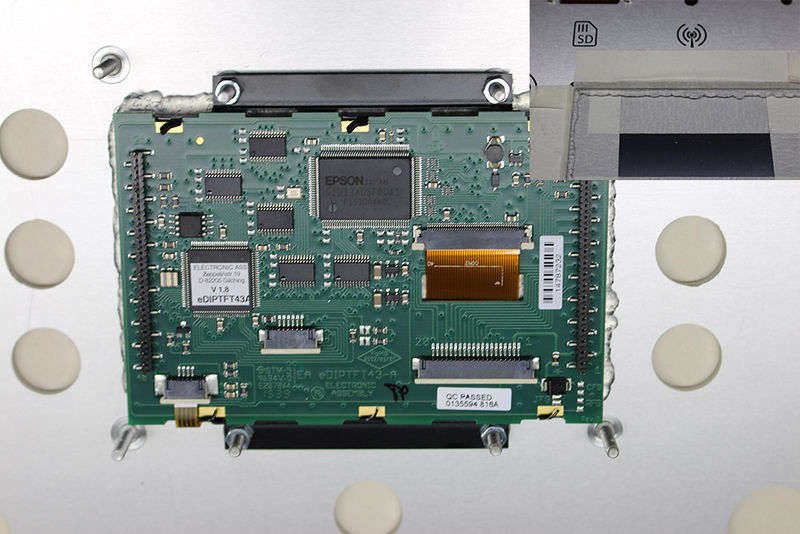 Datei:Comm4 Display verklebt.jpg